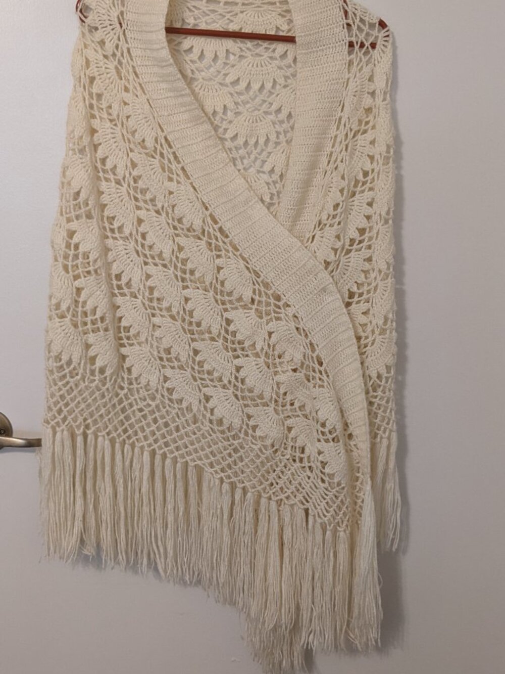 Hand Crochet Open Knit Shawl Wrap Lace Pattern Cream Fringe Boho Hippie - Picture 9 of 10
